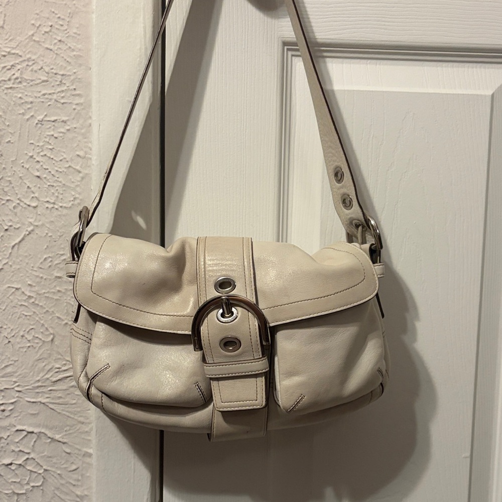Coach Vintage Off-White Leather Shoulder Bag